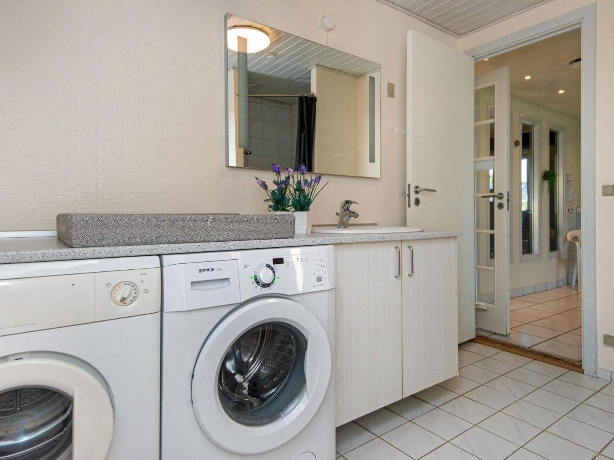 10 Person Holiday Home In Juelsminde Sonderby  Eksteriør bilde