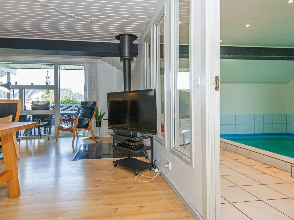 10 Person Holiday Home In Juelsminde Sonderby  Eksteriør bilde