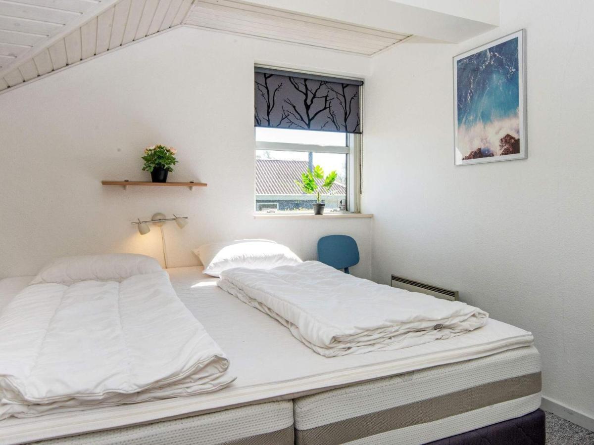 10 Person Holiday Home In Juelsminde Sonderby  Eksteriør bilde